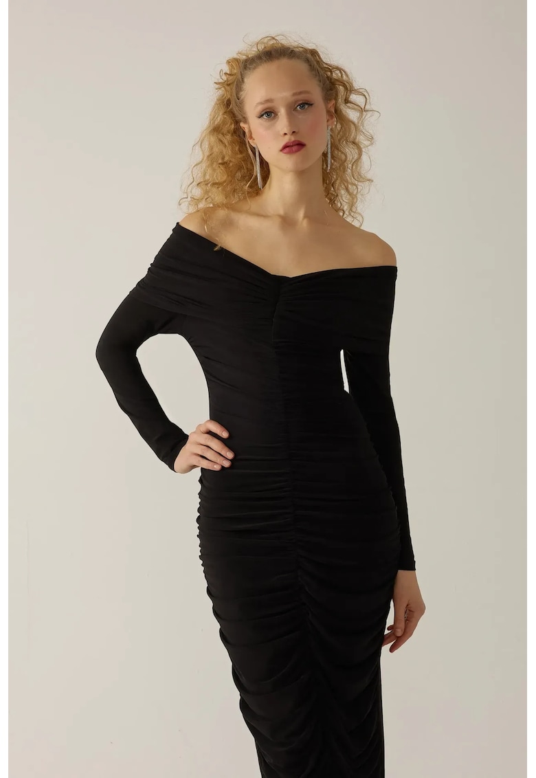 Rochie maxi mulata -  cu umeri goi - detalii cu volane - negru