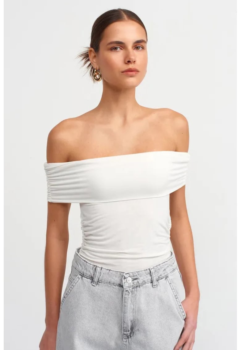 Top bodycon -  umeri goi - volane - alb - jerseu