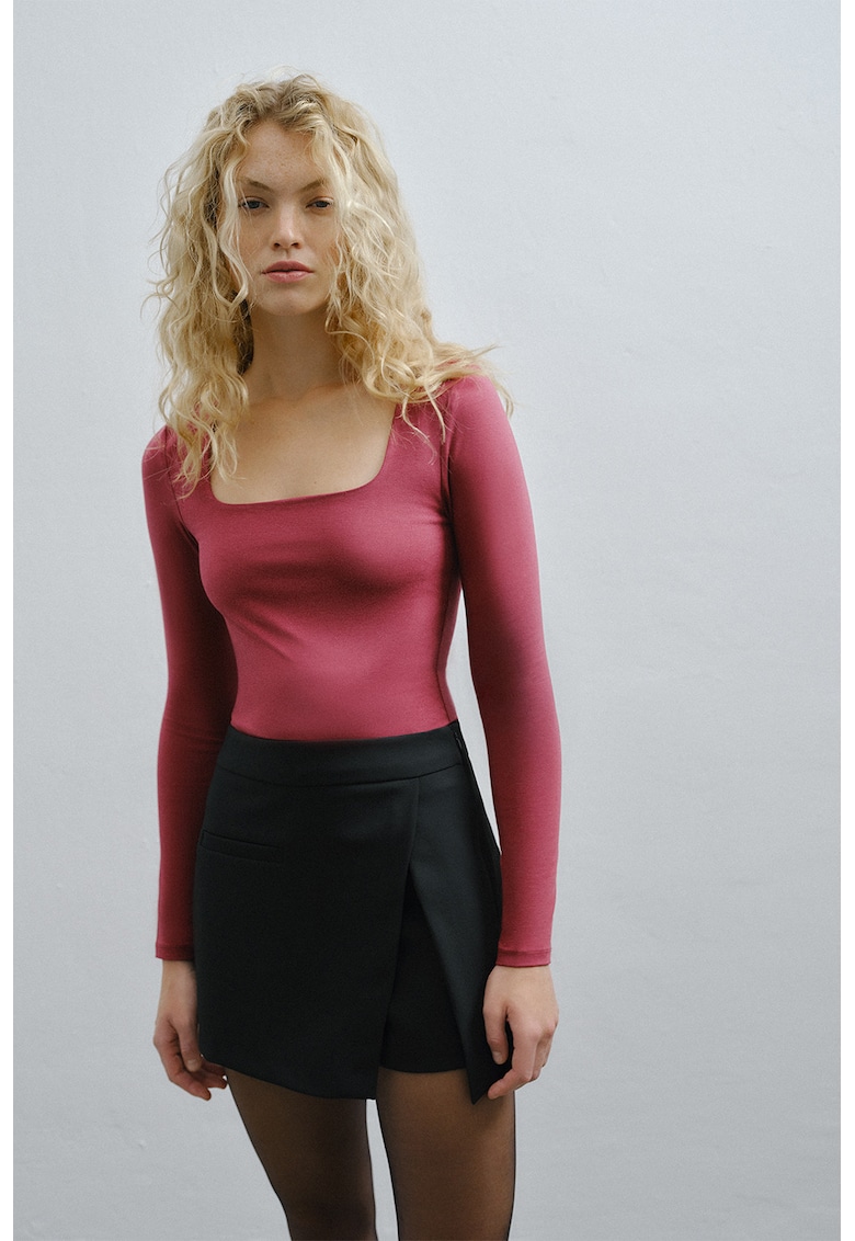 Bluza slim fit cu decolteu patrat - Rosu inchis