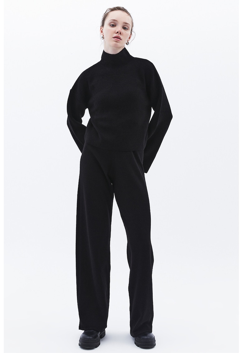 Pantaloni din tricot cu croiala ampla - Negru