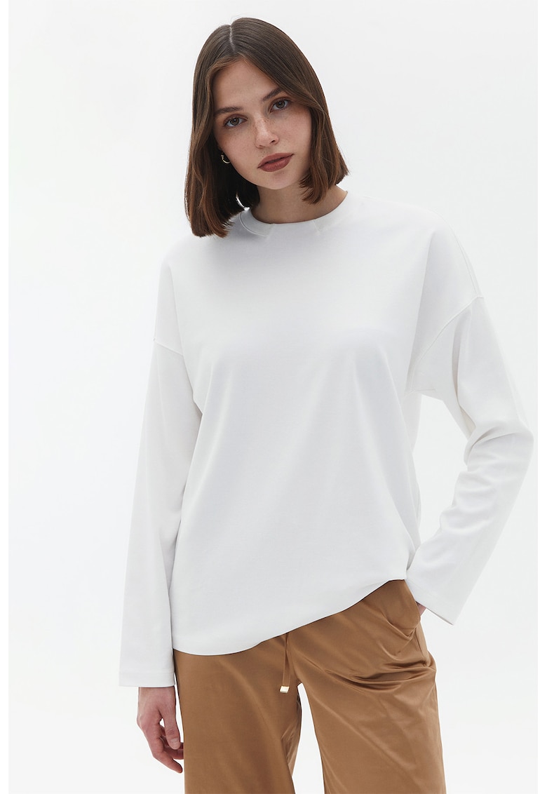 Bluza lejera cu decolteu la baza gatului - Alb