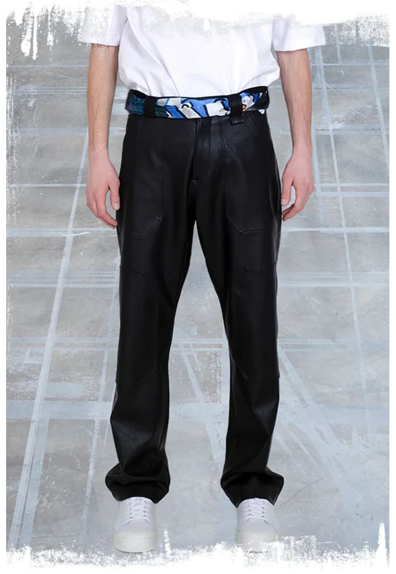 -Pantaloni ușor largi din imitație de piele - Negru