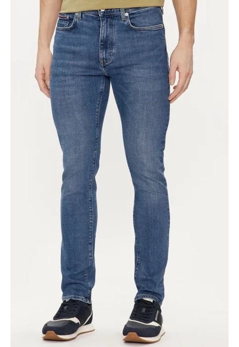 Blugi din denim slim fit