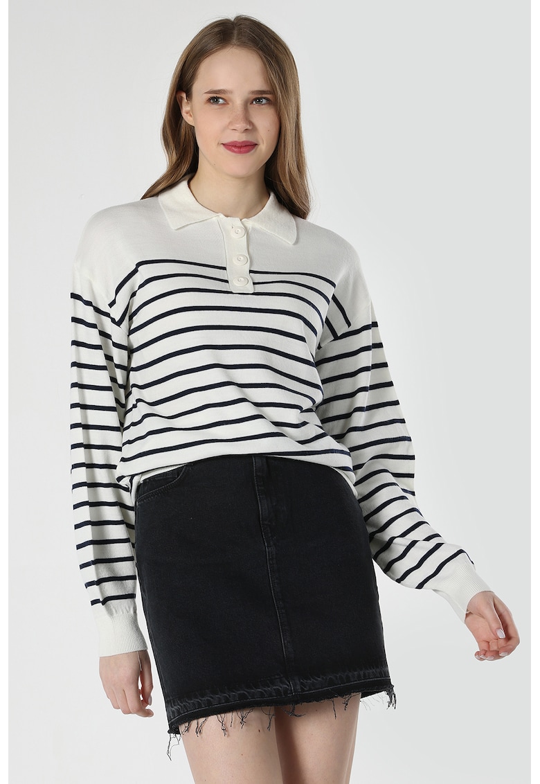 Pulover cu model in dungi si guler ascutit - Alb/Bleumarin