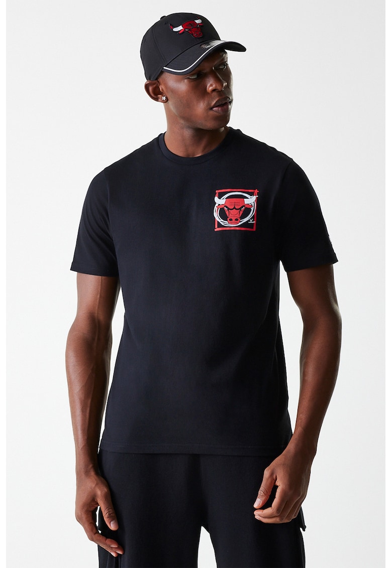 Tricou cu decolteu la baza gatului si imprimeu pe spate - Negru