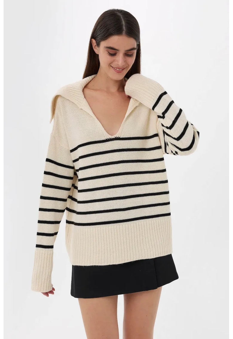 Pulover dama -  cu dungi - decolteu in V - tricot - Alb prafuit -