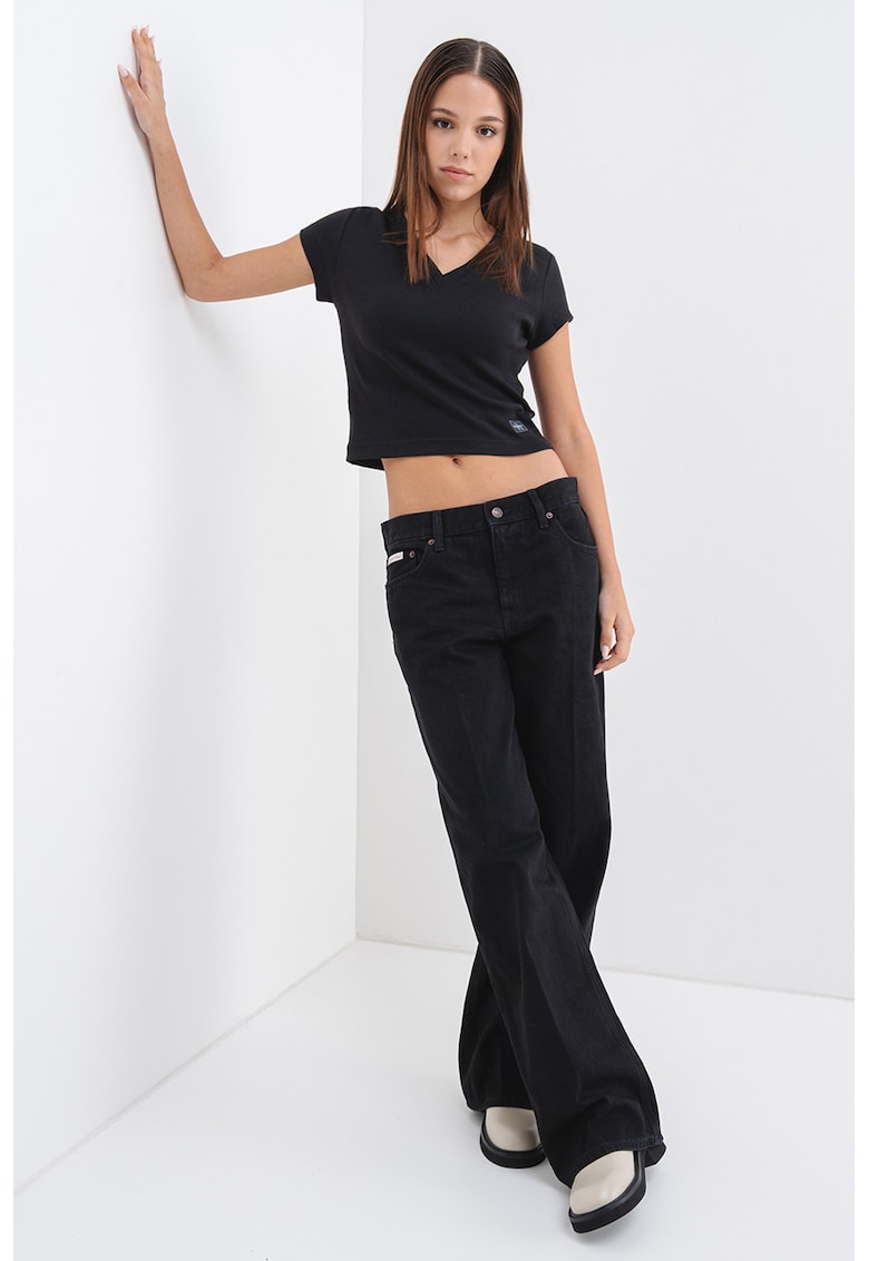 Tricou crop cu decolteu in V - Negru